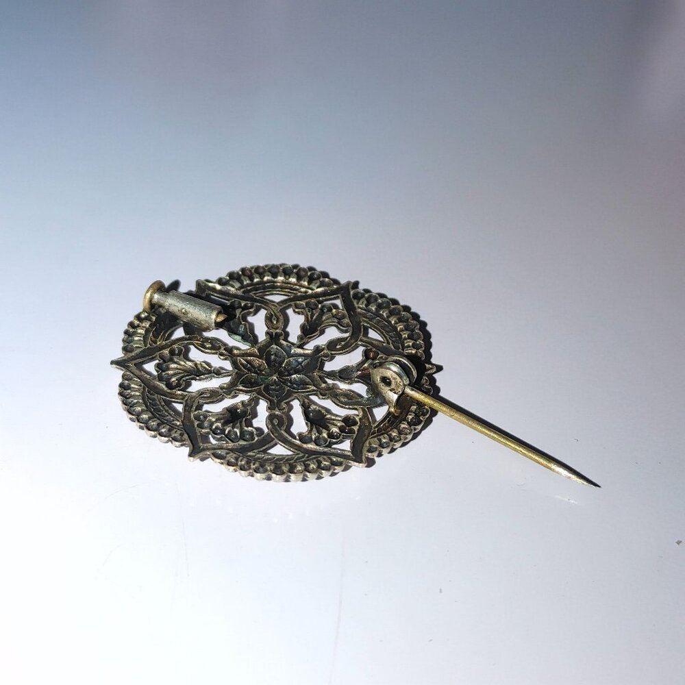 Antique Ornate Floral Filigree Pin Brooch Round Intricate Design Metal Finish - Picture 13 of 13